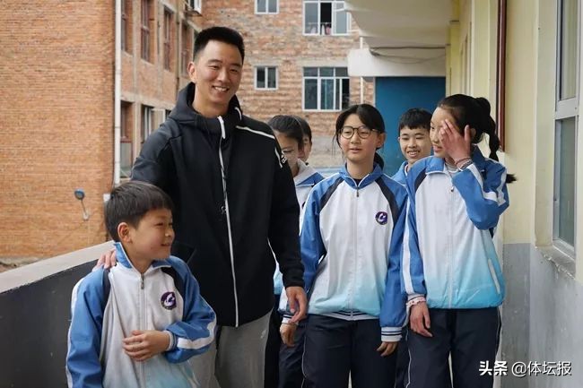 杭州跳高训练机构_杭州跳高教练_杭州中学学校跳高冠军