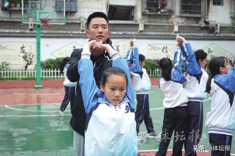 杭州跳高训练机构_杭州中学学校跳高冠军_杭州跳高教练