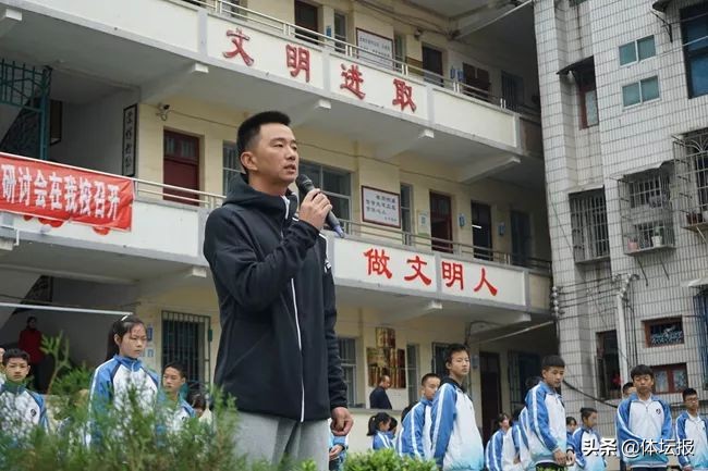 杭州跳高教练_杭州中学学校跳高冠军_杭州跳高训练机构