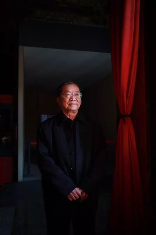 老梁讲中国足球出线_老梁说足球巨星_足球规则老梁