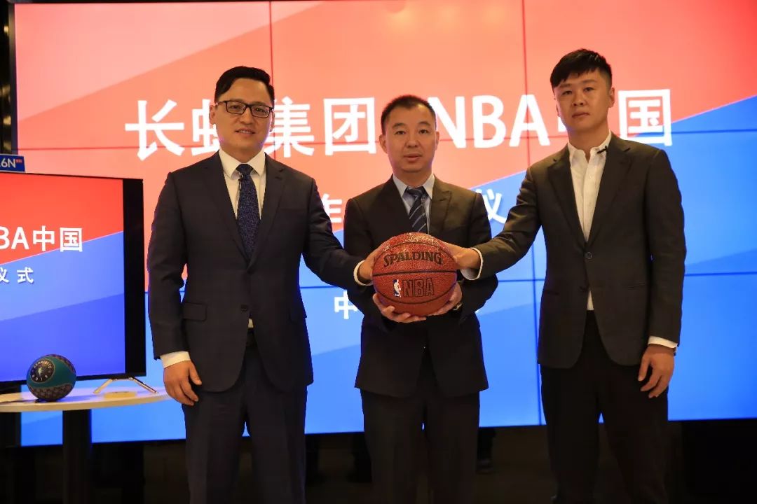 国内篮球中锋_篮球中锋经理冠军中国是谁_冠军篮球经理中国中锋