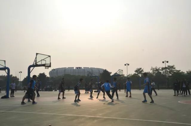 篮球补篮教学视频_篮球补篮技巧_如何打篮球补球技巧