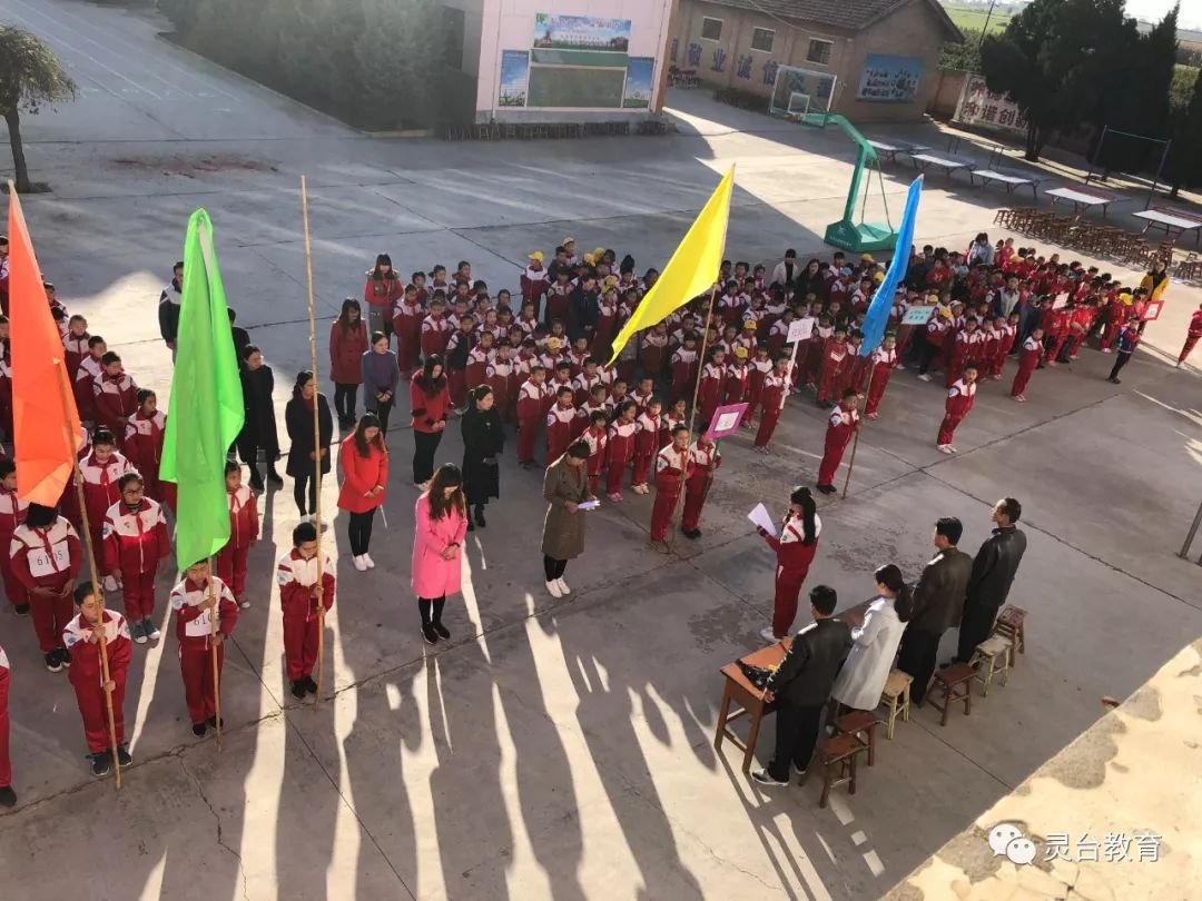 篮球比赛评论用语_篮球简短赛技巧精辟评语怎么写_篮球技巧赛评语简短精辟