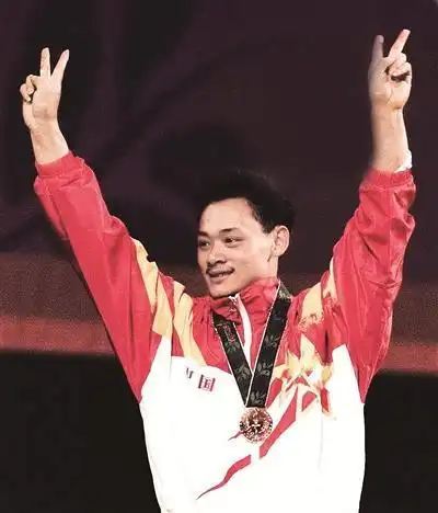 举重运动员腕力_举重世界冠军手腕_举重运动员手腕