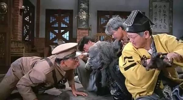 家庭日常搞笑版电影_搞笑电影日常家庭版免费观看_搞笑家庭电影大全