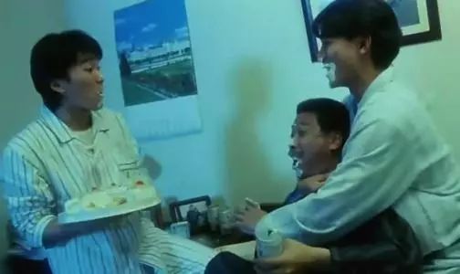 搞笑电影日常家庭版免费观看_家庭日常搞笑版电影_搞笑家庭电影大全