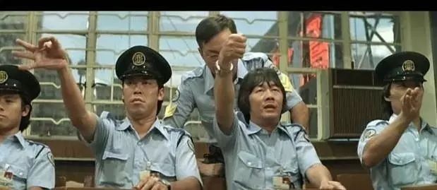 搞笑电影日常家庭版免费观看_家庭日常搞笑版电影_搞笑家庭电影大全