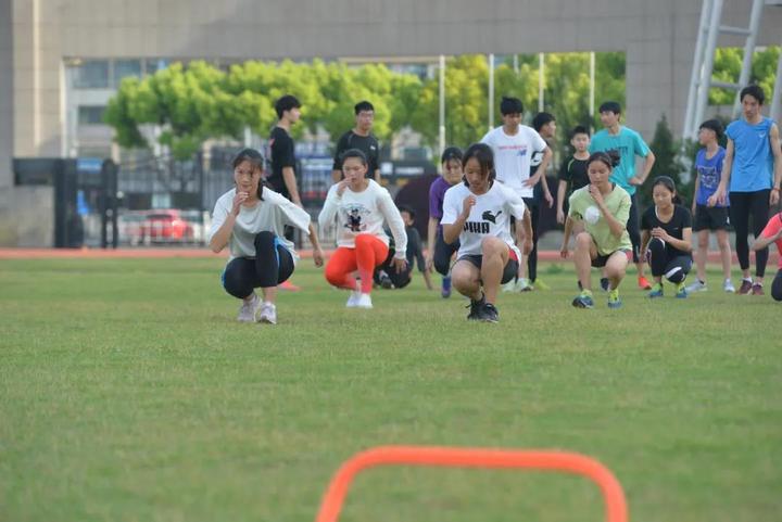 绍兴健身协会下基层去斗门街道_绍兴健身房排名_绍兴x健身