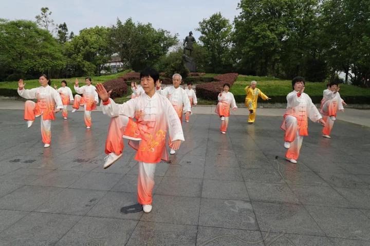 绍兴x健身_绍兴健身房排名_绍兴健身协会下基层去斗门街道